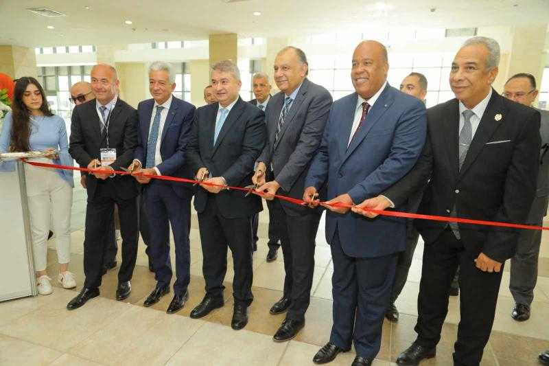 رئيس تجارية القاهرة يشارك في افتتاح المعرض الأول من نوعه في الشرق الأوسط للحديد والصلب