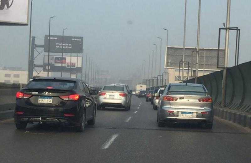 النشرة المرورية: كثافات مرتفعة في ساعة الذروة بالقاهرة والجيزة