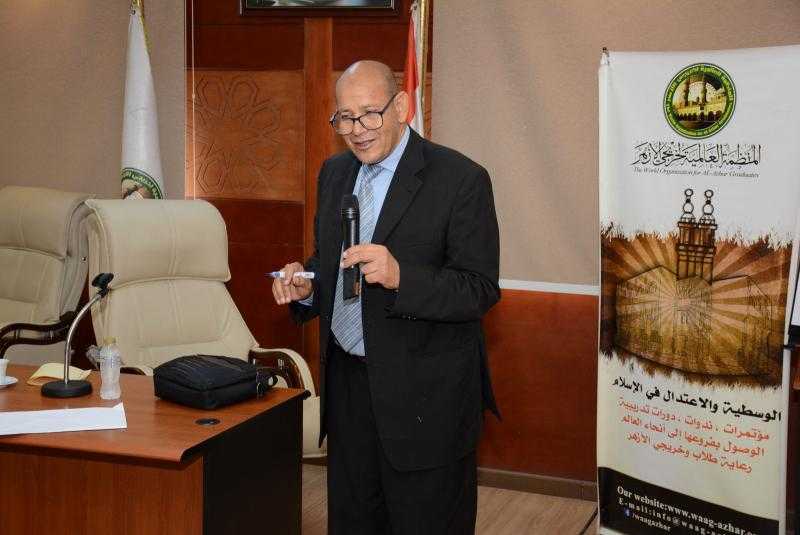 أستاذ عقيدة: من يتصدى للفتوى لابد من امتلاكه للبصيرة والملكة فقهية والدراية بالأدلة الشرعية
