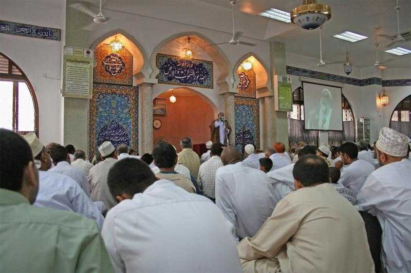 ما حكم البيع والشراء أثناء صلاة الجمعة؟.. الإفتاء تجيب