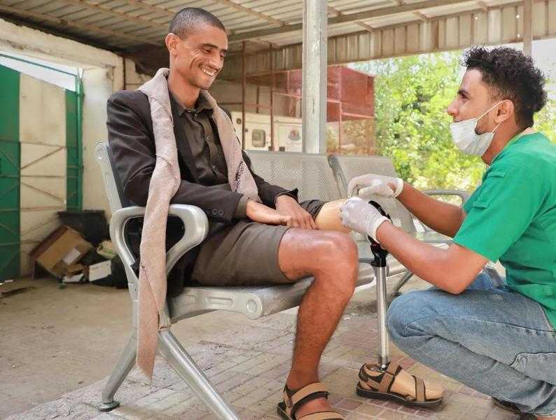 سلمان للإغاثة يدعم مركز للأطراف الصناعية ويقدم خدمات طبية مختلفة في محافظات اليمن
