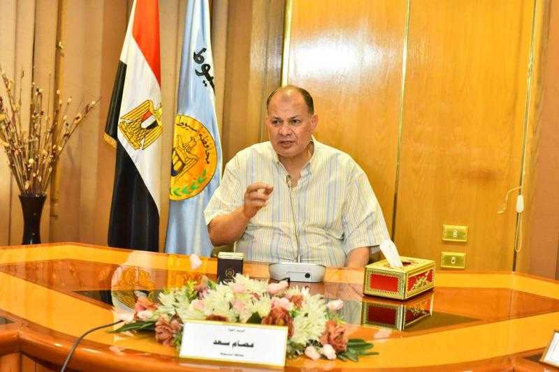 محافظ أسيوط يعقد اجتمًاعاً موسعاً مع رؤساء المراكز ومسئولى المتغيرات المكانية