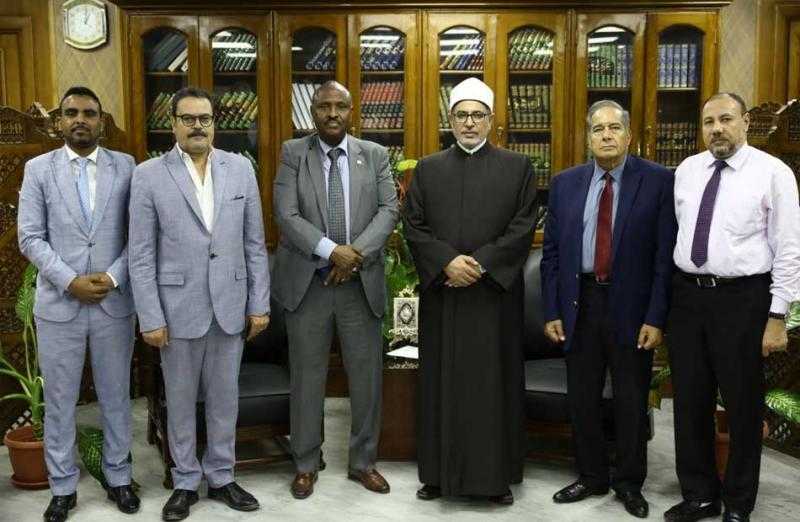 سفير جيبوتي يشيد بمنهج الأزهر الوسطي المعتدل الذي بربي عليه طلابه