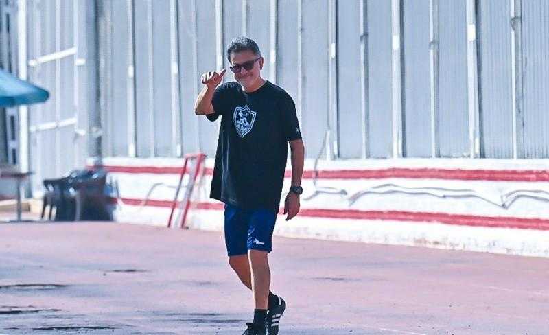 أوسوريو يقود تدريبات الزمالك بعد العودة للقاهرة