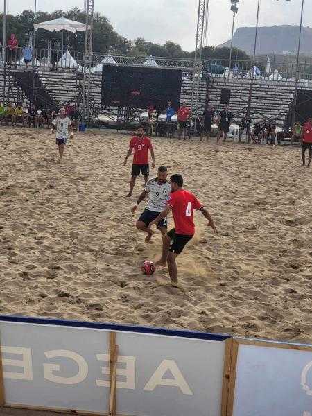 منتخب الكرة الشاطئية يفوز على إيطاليا في دورة ألعاب البحر المتوسط.. صور