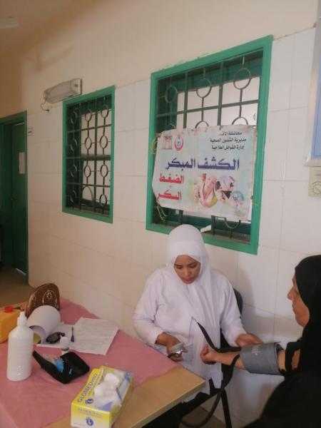 الكشف على 885 مريضا في قافلة علاجية بوحدة باويل الصحية في إسنا.. صور