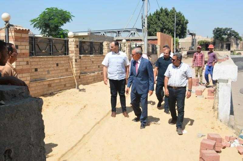 محافظ القليوبية يتفقد قطعة أرض مقترحة لإنشاء محطة رفع صرف صحي بمنطقة الفلل ببنها