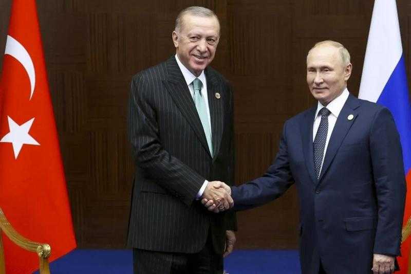 مسؤول تركي: أردوغان وبوتين قد يجريان محادثة هاتفية لمناقشة صفقة الحبوب
