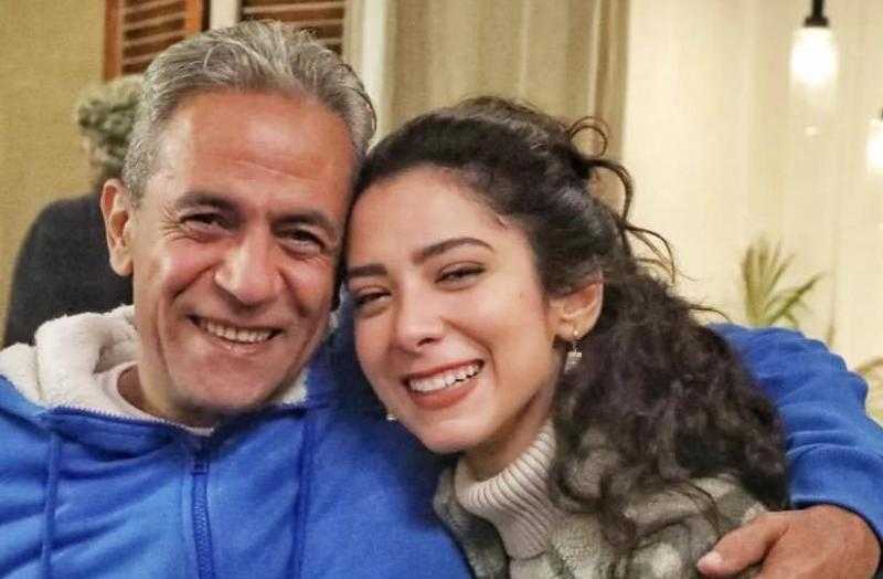 ”بعد تعرضها لانتقادات”.. صبري فواز يُوجه رسالة لـ داليا شوقي