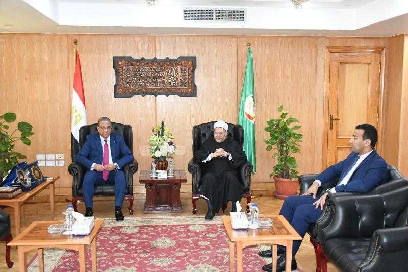 محافظ الفيوم يستقبل مفتي الديار المصرية لبحث عدد من مجالات التعاون المشترك