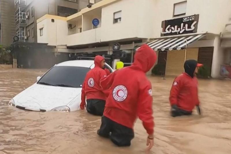 المفوضية الأوروبية: توفير معدات وتمويل للمساعدات الإنسانية لمواجهة كارثة ليبيا