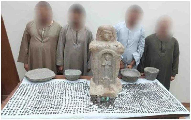 ضبط عصابة تقوم بالحفر والتنقيب عن الآثار في سوهاج