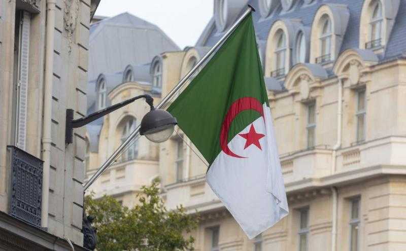 الحكومة الجزائرية تدرس مشروع قانون لمكافحة التزوير وتعزيز الشفافية