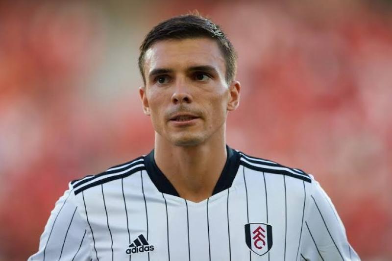 فولهام الإنجليزي يمدد عقد ثنائي خط الوسط بالينيا وريد