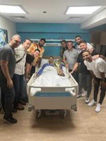 بعد إجراء عملية الرباط الصليبي.. أحمد سعيد يحتفل ببطولة أفريقيا للطائرة