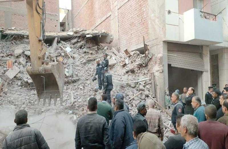 إخلاء 11 عقارا مجاورا لعقار كرموز المنهار وتشكيل لجنة هندسية لفحص منشآت أخرى