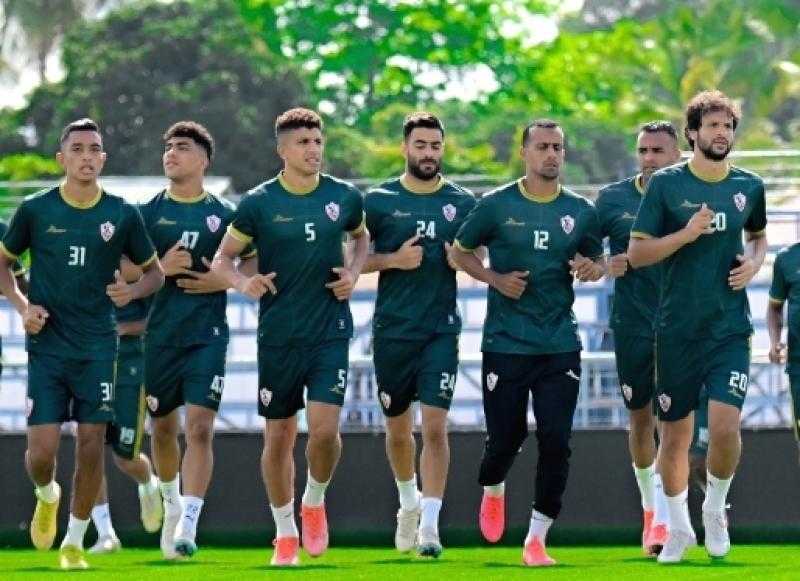 بعثة الزمالك في تنزانيا تهدي السفير المصري درع القلعة البيضاء