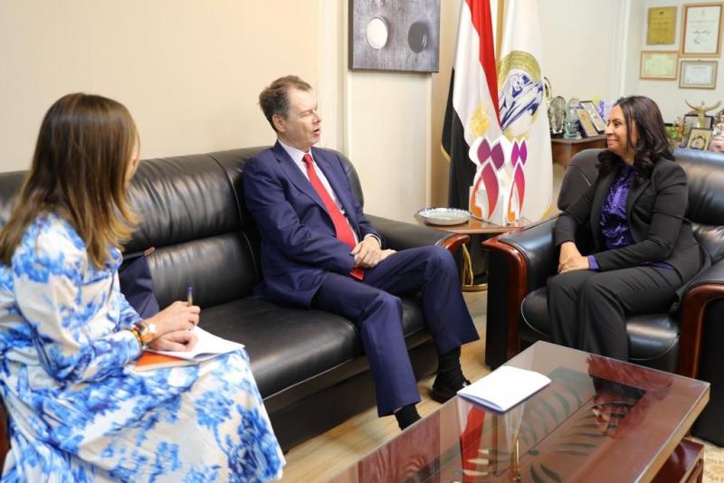 مايا مرسي تستقبل السفير الإسباني في مصر وتستعرض جهود تمكين المرأة
