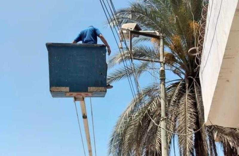 حملة صيانة للإنارة العامة بطرق وشوارع في بسيون بالغربية