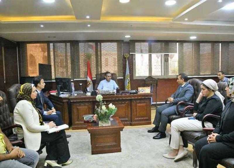 محافظ الغربية يجتمع مع وفد من أعضاء المبادرة الوطنية لتطوير الصناعة «ابدأ»