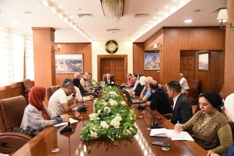 محافظ بورسعيد يناقش الاستعدادات النهائية لتنفيذ مهرجان تصوير الطيور المهاجرة