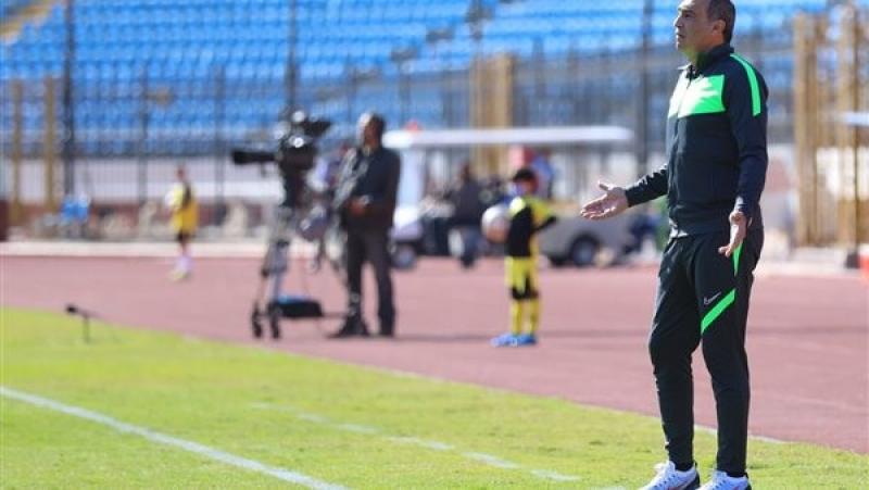 علي ماهر يفرض السرية على تدريبات المصري قبل لقاء الأهلي في الدوري