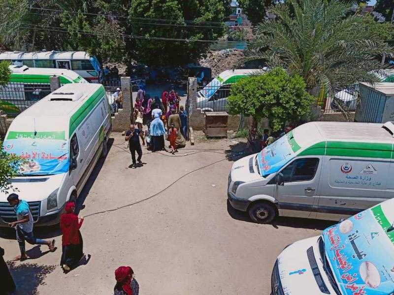 صحة المنيا تنظم قافلة طبية مجانية في قرية 7
