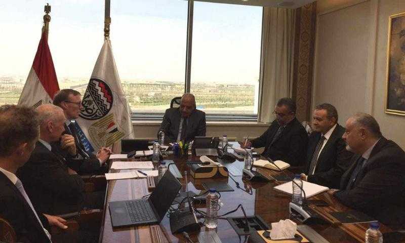 وزير قطاع الأعمال يستقبل وفدا من البنك الدولي لمناقشة سبل التعاون المشترك