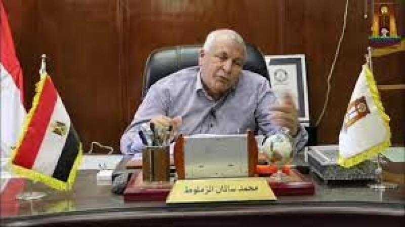 محافظ الوادي الجديد يبحث آليات عمل منظومة ميكنة صندوق استصلاح الأراضي