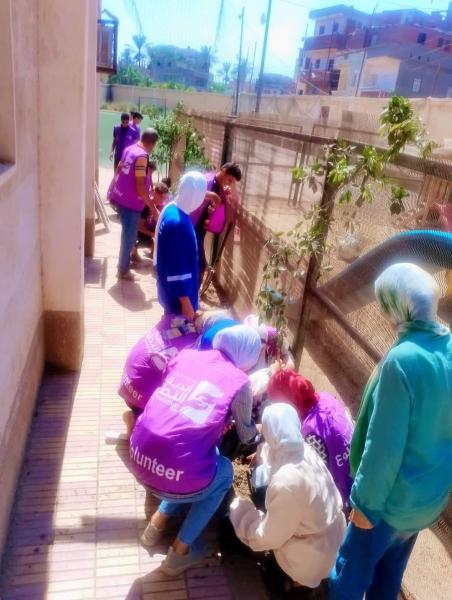 زراعة الأشجار ودهان الأبواب والشبابيك ضمن البرنامج البيئي التطوعي بمراكز شباب دسوق