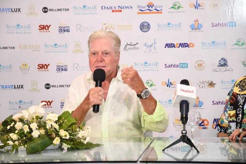 حسين فهمي: كنا نحلم بمهرجانات تعبر عن هموم الشباب.. ورفضت إخراج فيلم لفاتن حمامة لهذا السبب