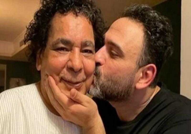 أكرم حسني عن أغنية للَي مع منير: اتكتبت في سيرتي إني اشتغلت مع عملاق الفن