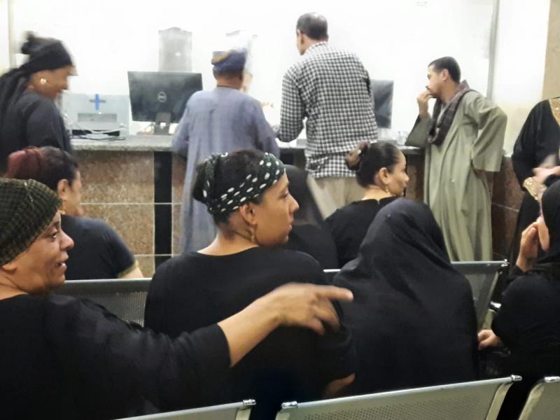 توافد المئات من أعضاء حزب مستقبل وطن على مكاتب الشهر العقارى بأسيوط لتوثيق توكيلات المطالبة بترشح الرئيس السيسي