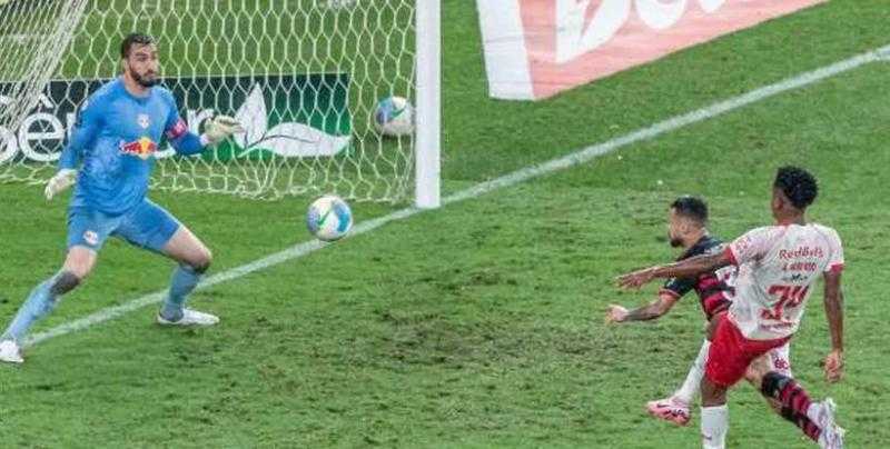 فلامينجو يتأهل لنهائي كأس البرازيل بعد التعادل السلبي مع كورنثيانز