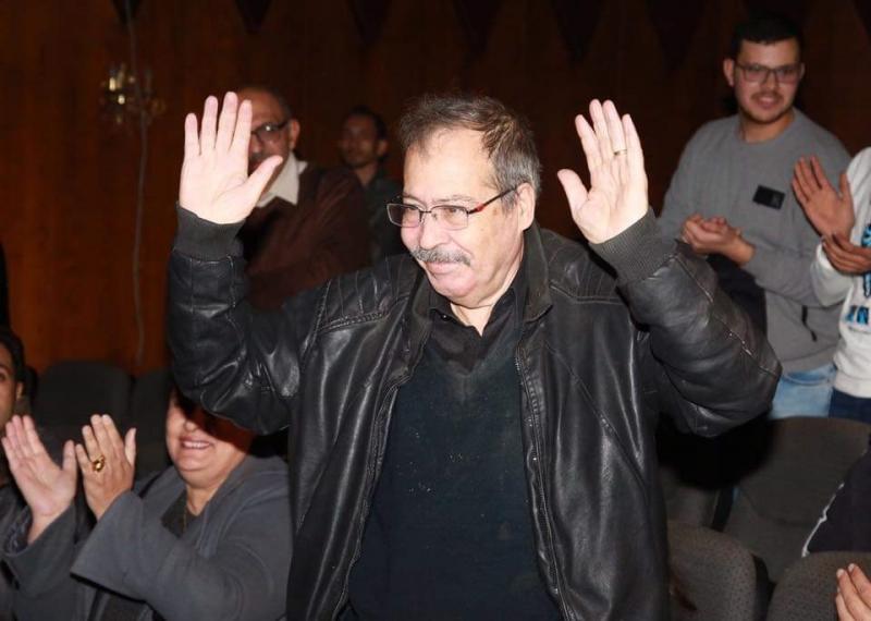 خط أحمر