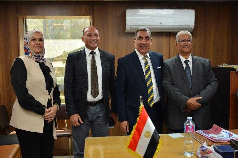 رئيس مصلحة الضرائب يتابع تنفيذ خطة التطوير والنشر بمنطقتي الجيزة أول وثان