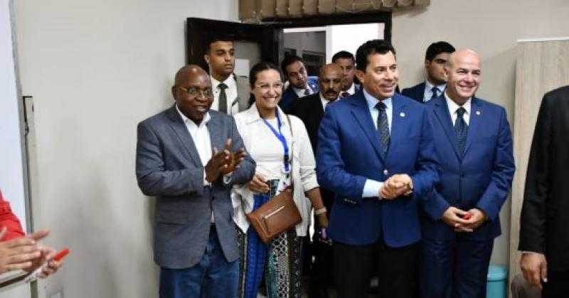 وزير الرياضة ونظيره التنزاني يشهدان عددا من الدورات التدريبية لمكتب فن إدارة الحياة