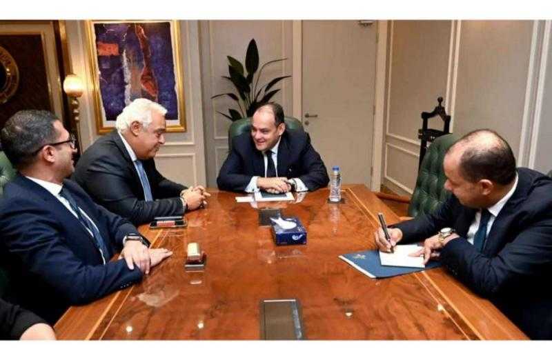 وزير التجارة يبحث مع مجموعة هايدلبرج ماتيريالز مصر المتخصصة في تصنيع الأسمنت خطط الشركة بالسوق المصرية | صور