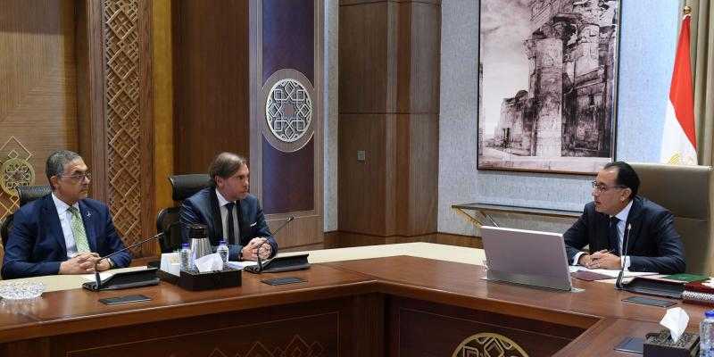 خلال لقائه مسئولي ”بوش مصر”..رئيس الوزراء يتابع موقف تنفيذ مصنع الأجهزة المنزلية بالعاشر من رمضان