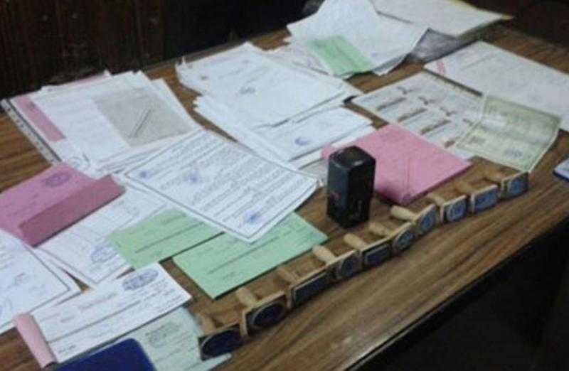 تجديد حبس متهم بتزوير المستندات الرسمية وترويجها مقابل مبالغ مالية