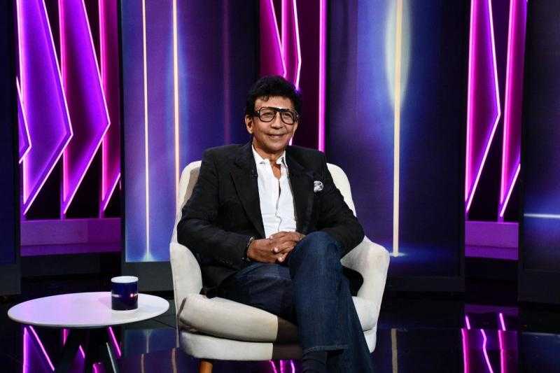 الفنان يوسف منصور في برنامج بالخط العريض.. الجمعة