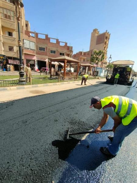 ترميم هبوط الأسفلت بطريق النصر بالشهداء في المنوفية