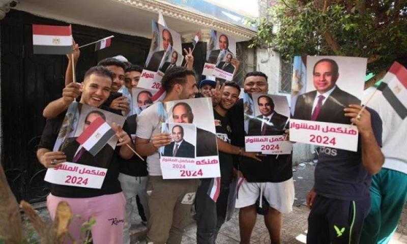 بالفيديو.. النائب إيهاب الهرميل يقود مسيرة حاشدة للشهر العقاري بطنطا لتحرير تأييدات للرئيس السيسي