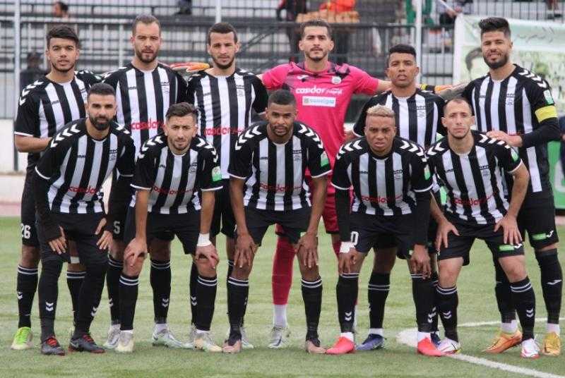 اتحاد خنشلة يتصدر الدوري الجزائري بفوز مثير على شبيبة القبائل