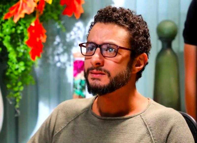 بإطلالة أنيقة.. أحمد الفيشاوي يُروج لفيلمه الجديد ”عادل مش عادل” قبل عرضه