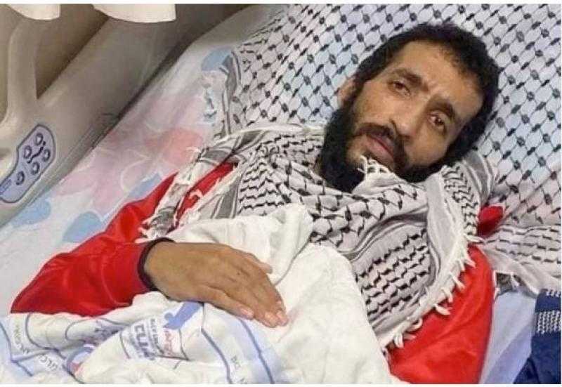 إسرائيل ترفض نقل معتقل فلسطيني مضرب عن الطعام إلى مستشفى مدني