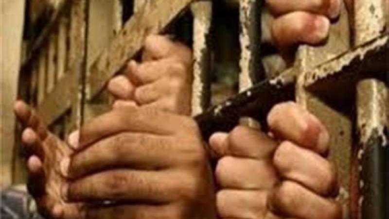 ضبط عاطل وسائقين انتحلوا صفة رجال شرطة لسرقة توكتوك بالمقطم