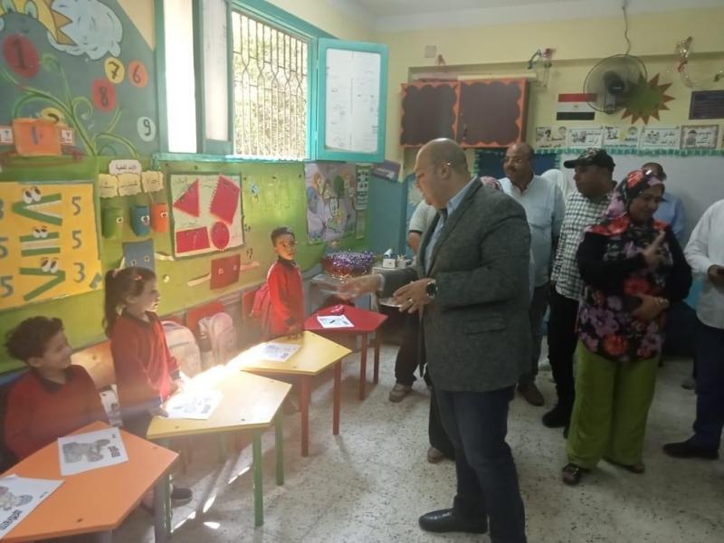 نائب محافظ الجيزة يطمئن على انتظام العملية التعليمية بقرية ناهيا
