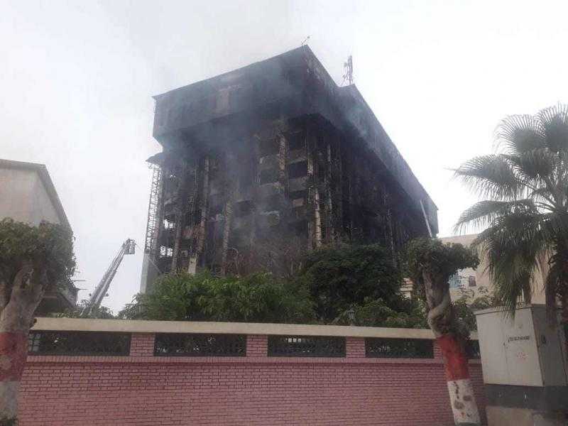 وزير الداخلية يتفقد موقع حريق مديرية أمن الإسماعيلية