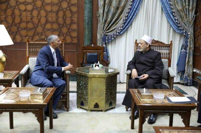 شيخ الأزهر يلتقي سفير مصر لدى الفاتيكان